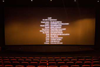 南宫28国际党委组织召开《长津湖》观影活动